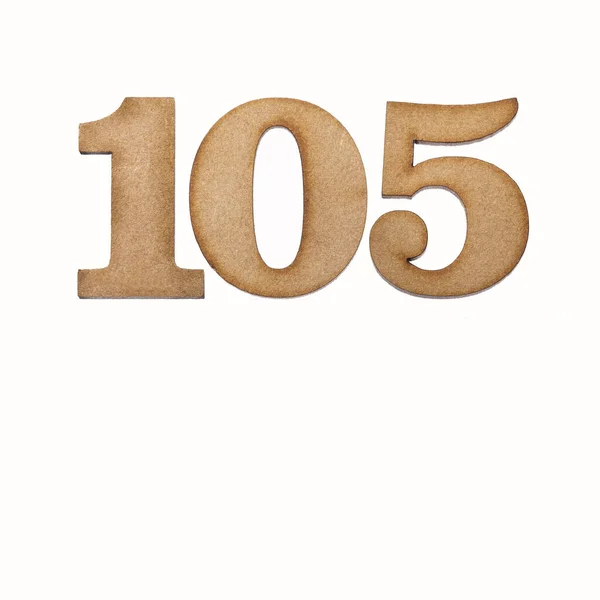 Číslo Sto Pět 105 Kus Dřeva Izolovaný Bílém Pozadí — Stock fotografie