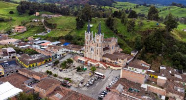 Belmira, Antioquia, Kolombiya. 16 Haziran 2025. Hava aracının hava görüntüsü, 14 derece santigrat derece..