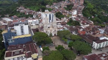 And Dağları, Antioquia, Kolombiya. 8 Ekim 2025. Hava aracı görüntüsü. Departmandaki 125 belediyeden biridir..