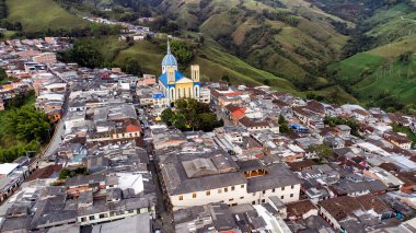 Aranzazu, Caldas, Kolombiya. 6 Ekim 2025. Hava aracı görüntüsü. Belediye nüfusu 10.910.