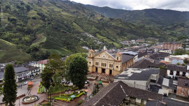 Pacora, Caldas, Kolombiya. 5 Ekim 2025. İHA görüntüsü. Bölümün kuzeyinde bir belediye bulunmaktadır..