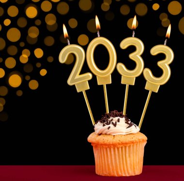 Mutlu yıllar 2033 - Mumlar yanan numaralar şeklinde