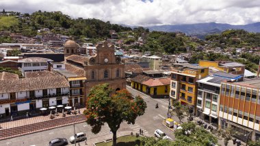 Riosucio, Caldas, Kolombiya. 7 Ekim 2025. San Sebastian Kilisesi, inşaatı 1867 'de başladı.