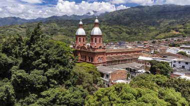 Supia, Caldas, Kolombiya. 7 Ekim 2025. Andes 'in batısında yer alan dağlık bir belediyedir..