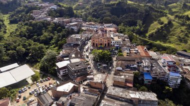 Yolombo, Antioquia, Kolombiya. 19 Ekim 2025. Hava aracı görüntüsü. Departmandaki 125 belediyeden biridir..