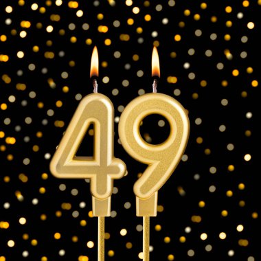 Bulanık ışıklı siyah arka planda 49 numara - soyut bulanık ışıklı doğum günü kartı