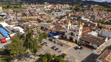 La Union, Antioquia, Kolombiya. 15 Ocak 2026. La Union 'un deniz seviyesinden 2,500 metre yükseklikteki hava aracı görüntüsü..