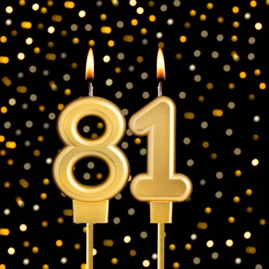 Bulanık ışıklı siyah arka planda 81 numara - soyut bulanık ışıklı doğum günü kartı