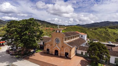 Alejandria, Antioquia - Kolombiya. 16 Kasım 2025. San Pedro Alejandrino, Katolik Kilisesi..