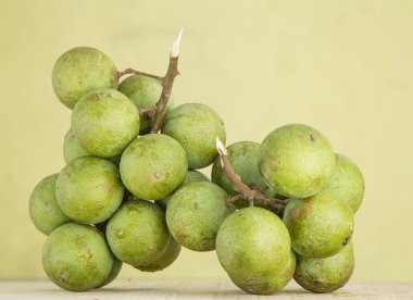 Mamoncillo lezzetli tropikal meyve