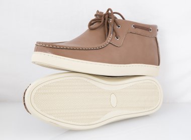 Beyaz arkaplanda izole edilmiş ayakkabılar