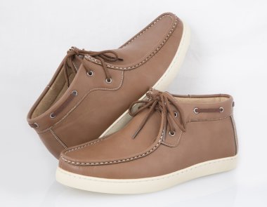 Beyaz arkaplanda izole edilmiş ayakkabılar