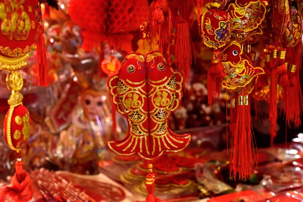 Traditionelle chinesische Dekorationen roter Fische — Stockfoto