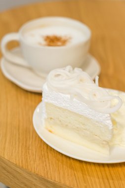 Hindistan cevizi ve kahve kek