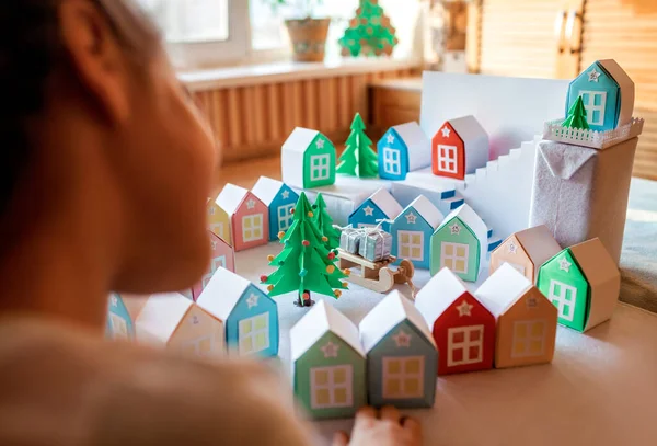 Calendario Dell Avvento Degli Origami Villaggio Natale Artigianato Carta Ragazza — Foto Stock