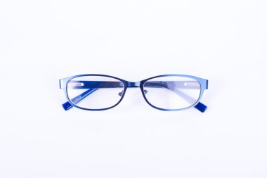 Kadın mavi gözlük