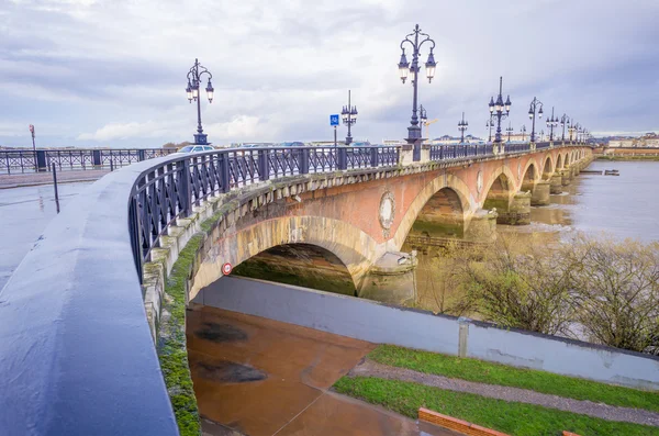 Entrando en el puente — Foto de Stock