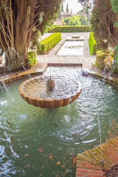 El jardín de la Alhambra — Foto de Stock