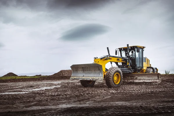 Carretera grader - tierra pesada moviéndose sucio — Foto de Stock