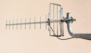 directional antenna for reception of digital television broadcasting DVB-T and DVB-T2 (vertical polarization, UHF, UV resistant coaxial cable)
