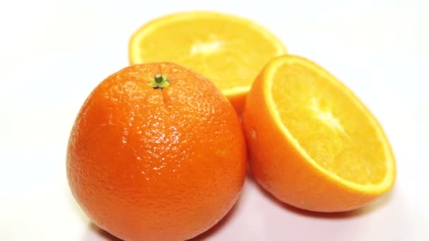 rotation orange sur la table, gros plan 