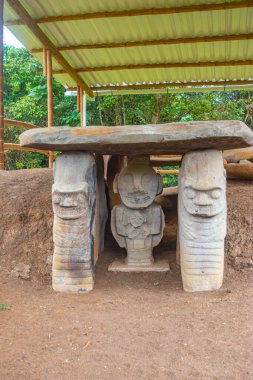 San Agustin, Huila, Kolombiya 'da UNESCO Dünya Mirası olarak tanınan olağanüstü Kolomb öncesi taş heykellerin yer aldığı arkeolojik alan.