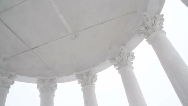 Under the dome of the old chapel — Stock Video