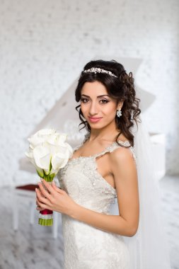 Daire güzel gözleri gelinle zengin
