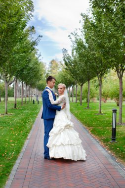 Yeni evliler ülkenin niteliğine