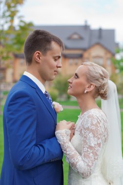 Yeni evliler ülkenin niteliğine