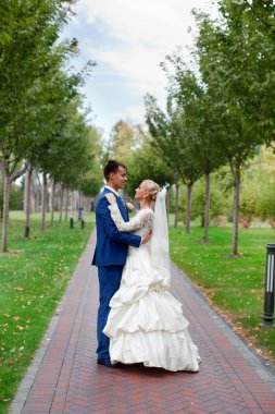 Yeni evliler ülkenin niteliğine