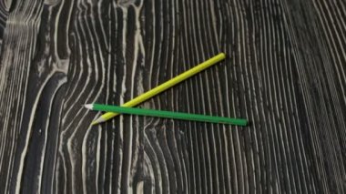 çizim için renkli kalemler