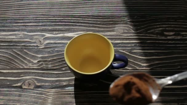 Varmt kaffe i en kopp — Stockvideo