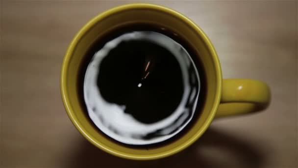 Boisson de café dans une tasse 
