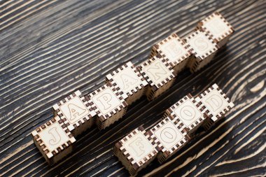 Küpleri ile İngilizce alfabe