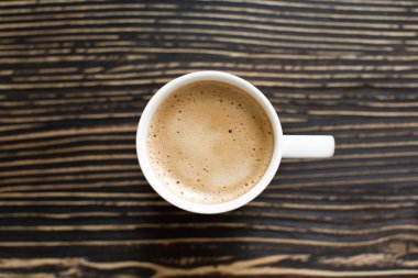 Beyaz fincan cappuccino