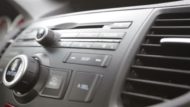 Knappar komfort i bilar på panelen — Stockvideo