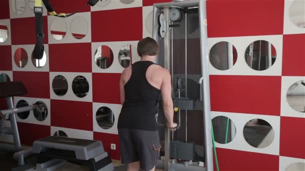 Close-up of a man performs gym exercises — Stock Footage Close-up of a man performs gym exercises Video Clip