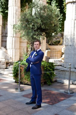 Damat yakın çekim portresi