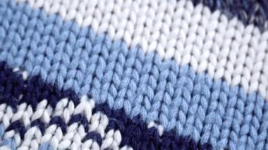 Noel veya kış tasarımı için mavi ve beyaz süveter deseni.