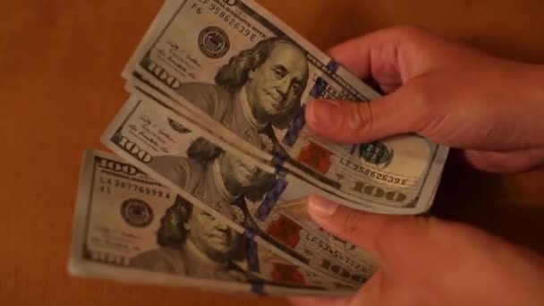 Két vezető kemény valuta - USA dollár és euró — Stock videók