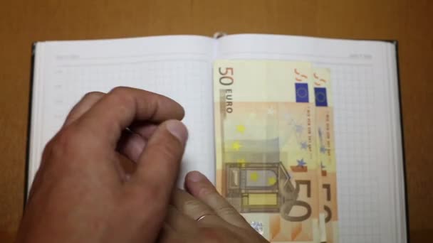 İki önemli para birimi - ABD Doları ve Euro — Stok video