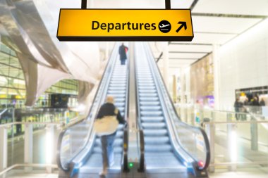 Havaalanında uçuş, varış ve ayrılış kurulu