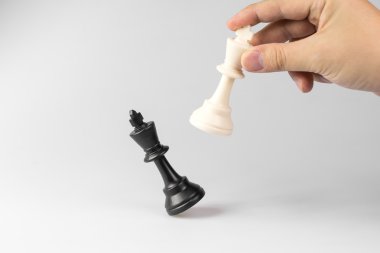 Satranç şekil, iş kavramı stratejisi, liderlik, ekip ve su