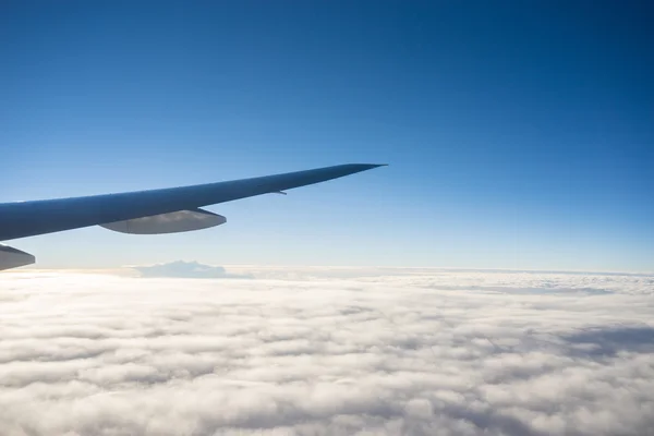 Flygplan Wing Flykt Från Fönstret — Stockfoto