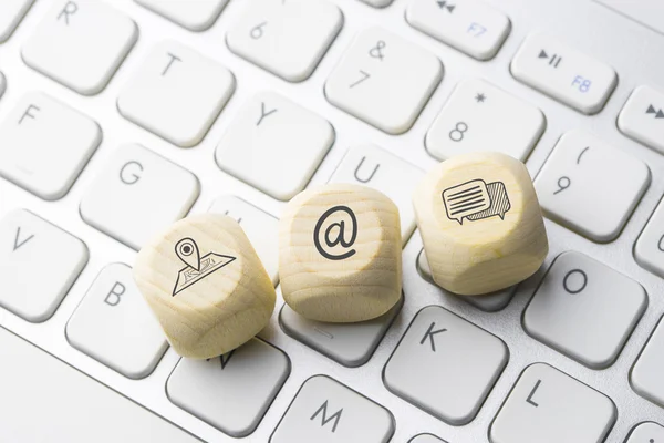 Icono de redes sociales en el teclado del ordenador —  Fotos de Stock