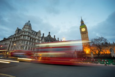 Büyük Ben ve heykeli efendim Winston Churchill, Londra, İngiltere