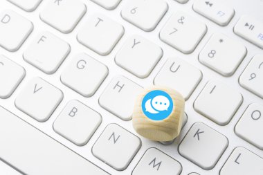 Bilgisayar klavye tuş üzerinde iş e-ticaret görüntülenmesi 