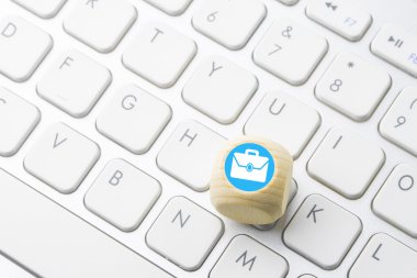 Bilgisayar klavye tuş üzerinde iş e-ticaret görüntülenmesi 