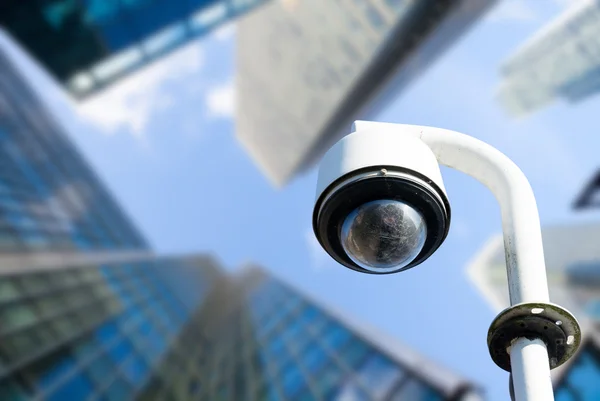 Безпеки, камери відеоспостереження в Офісна будівля — стокове фото